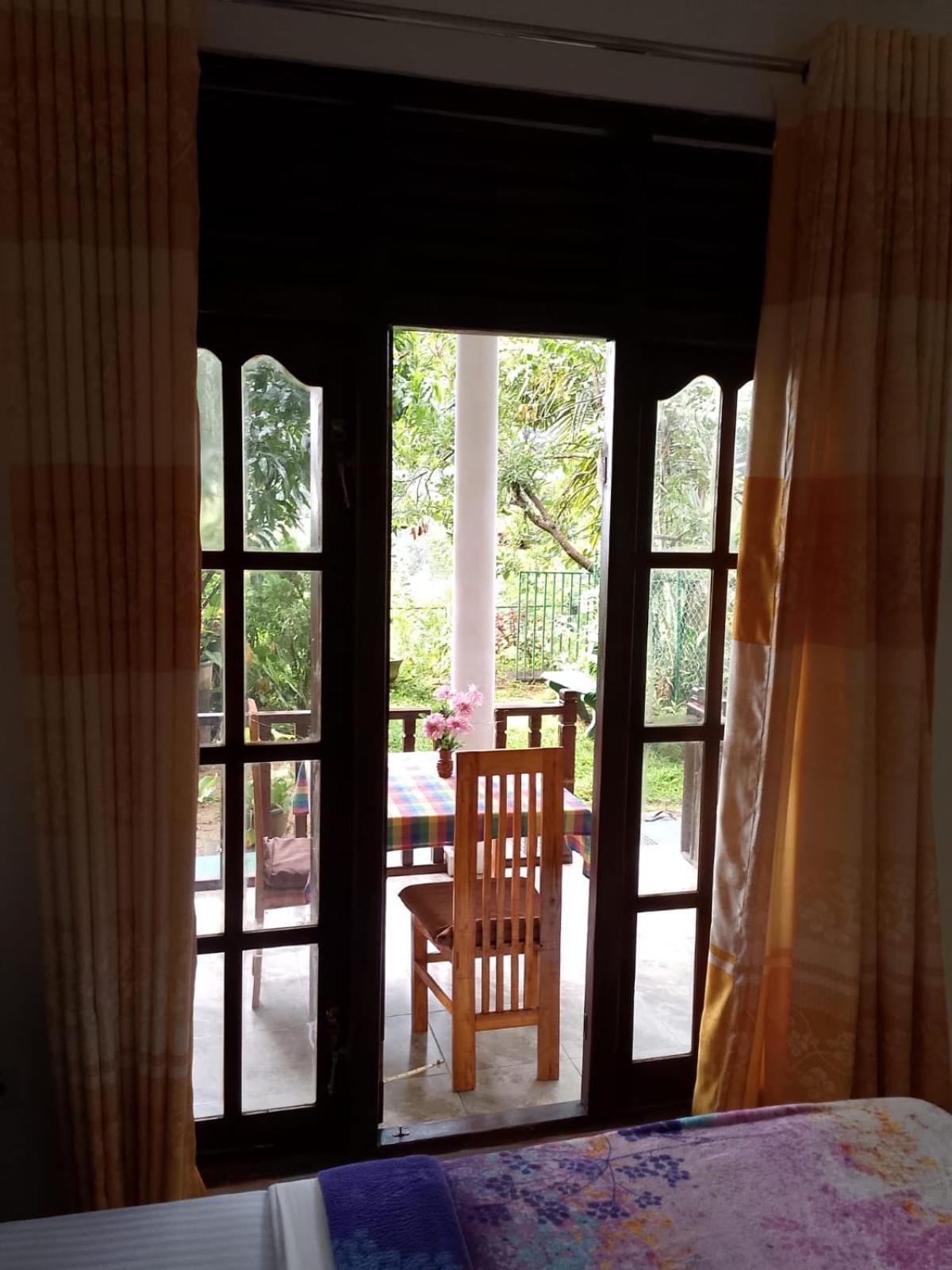 Bed and Breakfast Pasan Guest Елла Екстер'єр фото